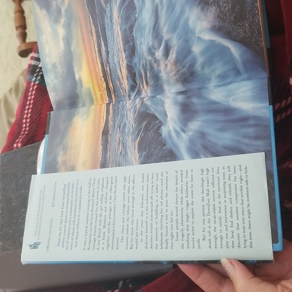 ๐NORA ROBERTS NOVEL - Picture 4 of 7